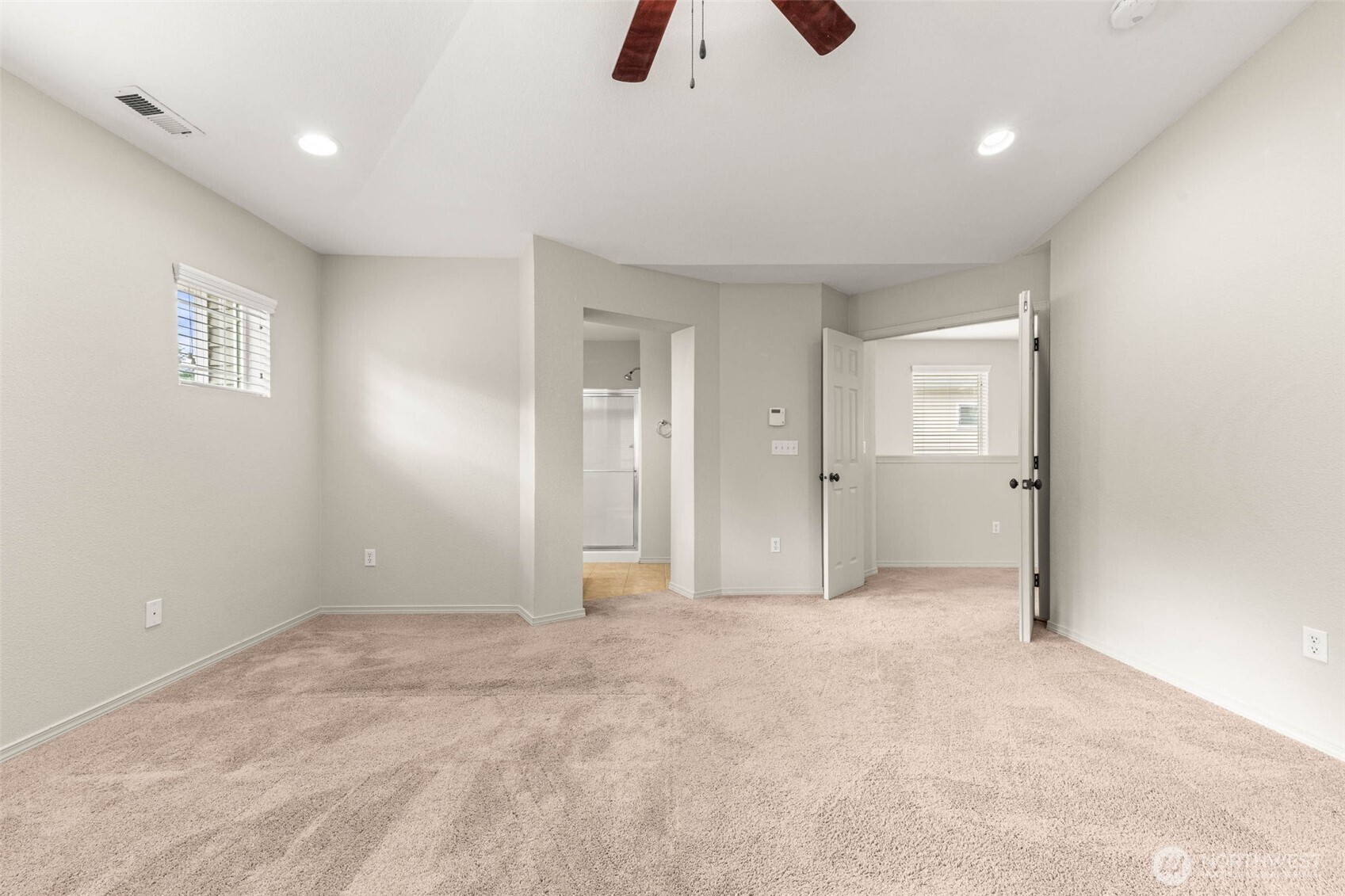 4200 Edgewater Boulevard NE, Lacey, WA 98516