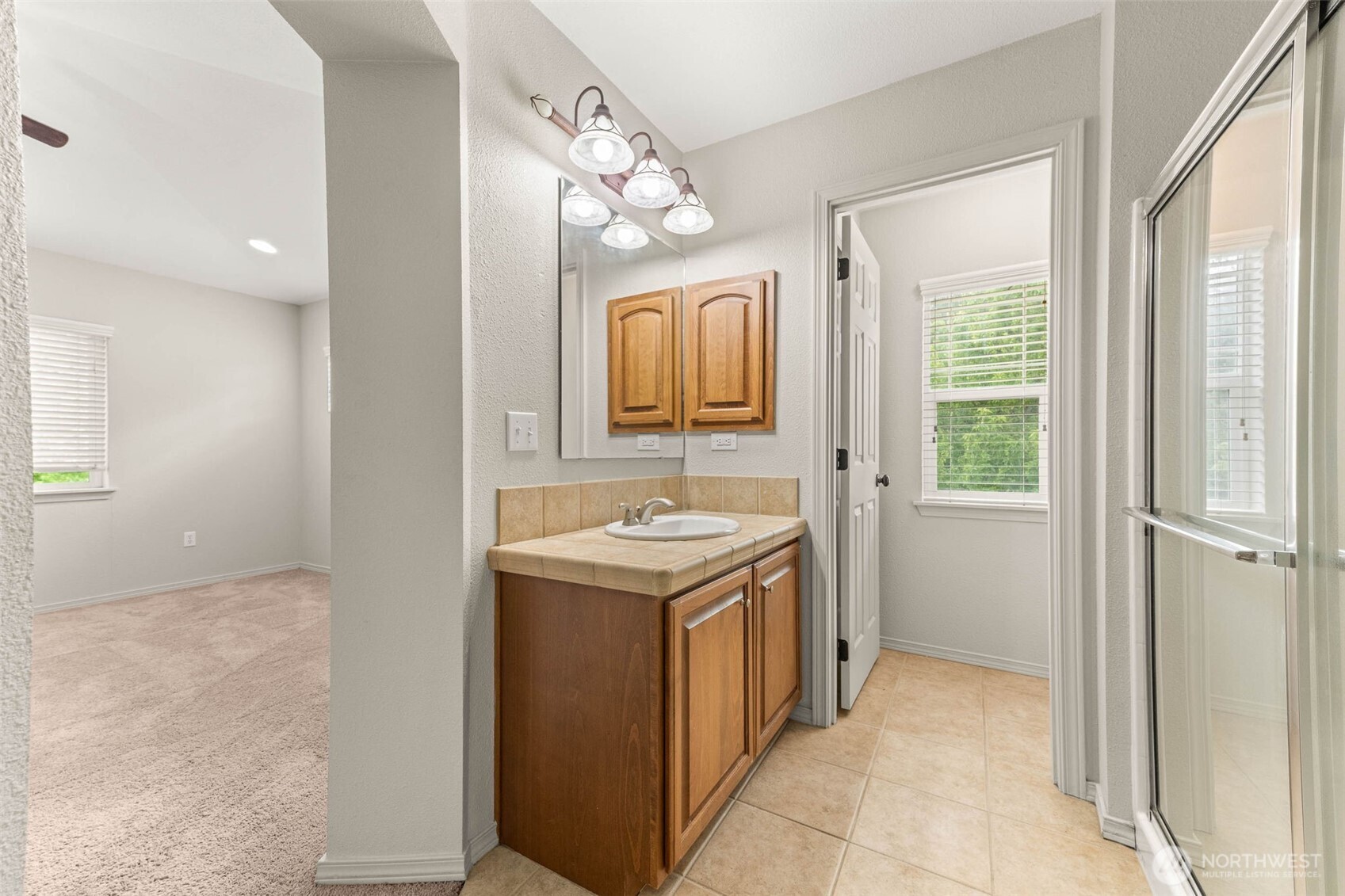 4200 Edgewater Boulevard NE, Lacey, WA 98516