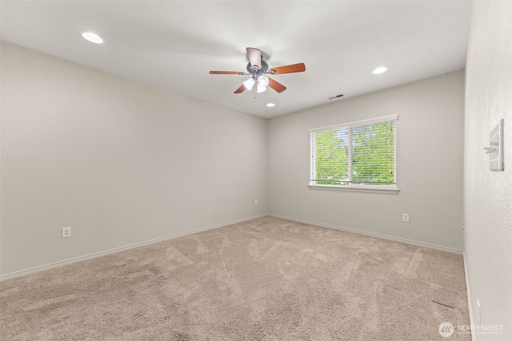 4200 Edgewater Boulevard NE, Lacey, WA 98516