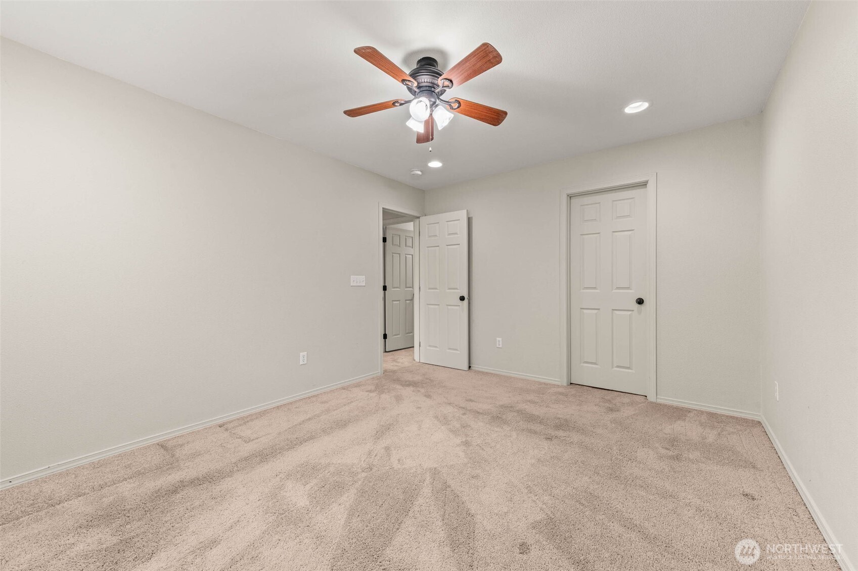 4200 Edgewater Boulevard NE, Lacey, WA 98516