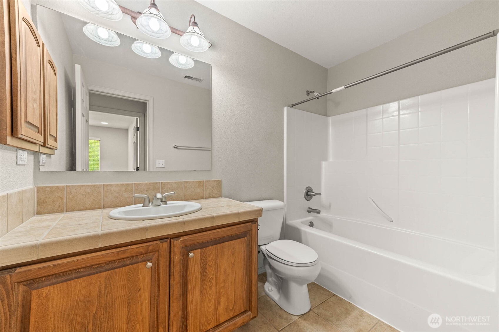 4200 Edgewater Boulevard NE, Lacey, WA 98516