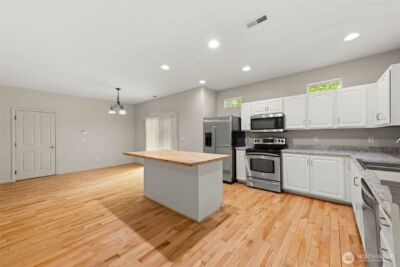 4200 Edgewater Boulevard NE, Lacey, WA 98516 - Photo 8