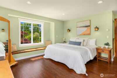 15390 Broom Street NE, Bainbridge Island, WA 98110 - Photo 23