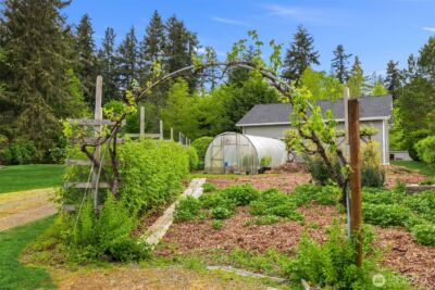 15390 Broom Street NE, Bainbridge Island, WA 98110 - Photo 32