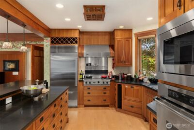 15390 Broom Street NE, Bainbridge Island, WA 98110 - Photo 10