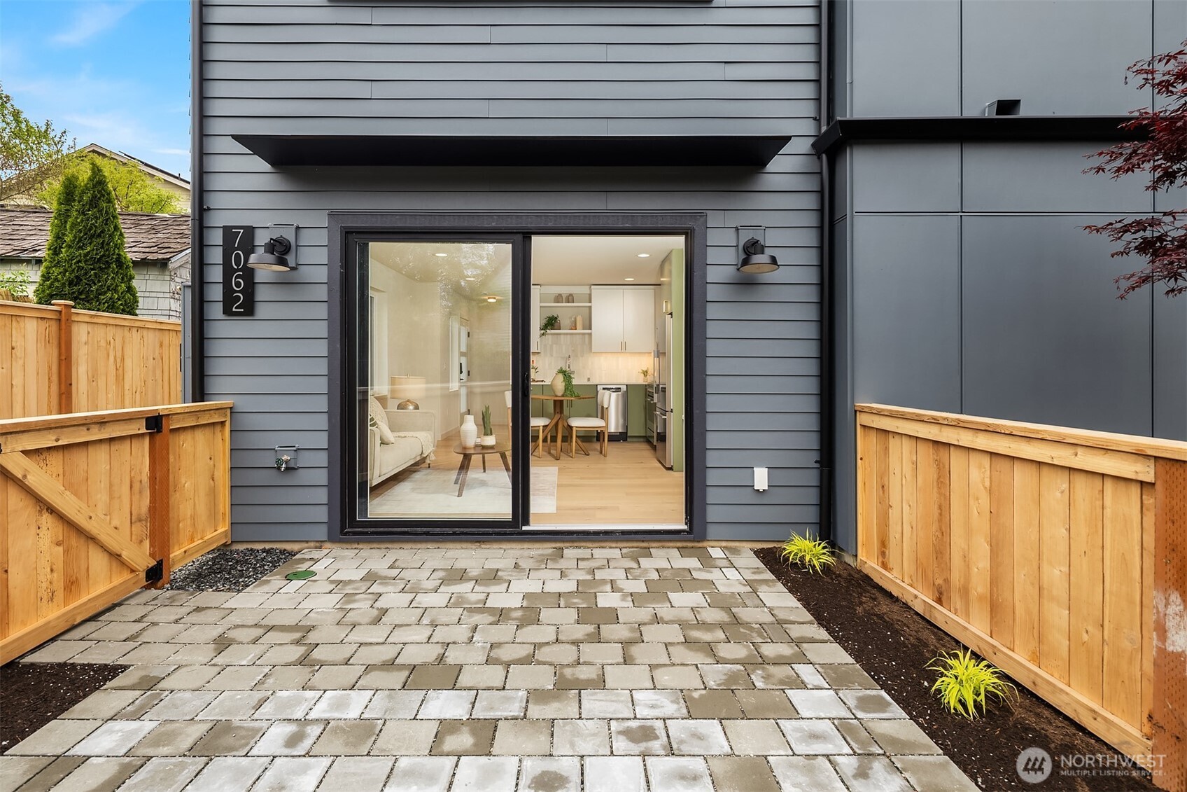 7062 Cleopatra Place NW, Seattle, WA 98117