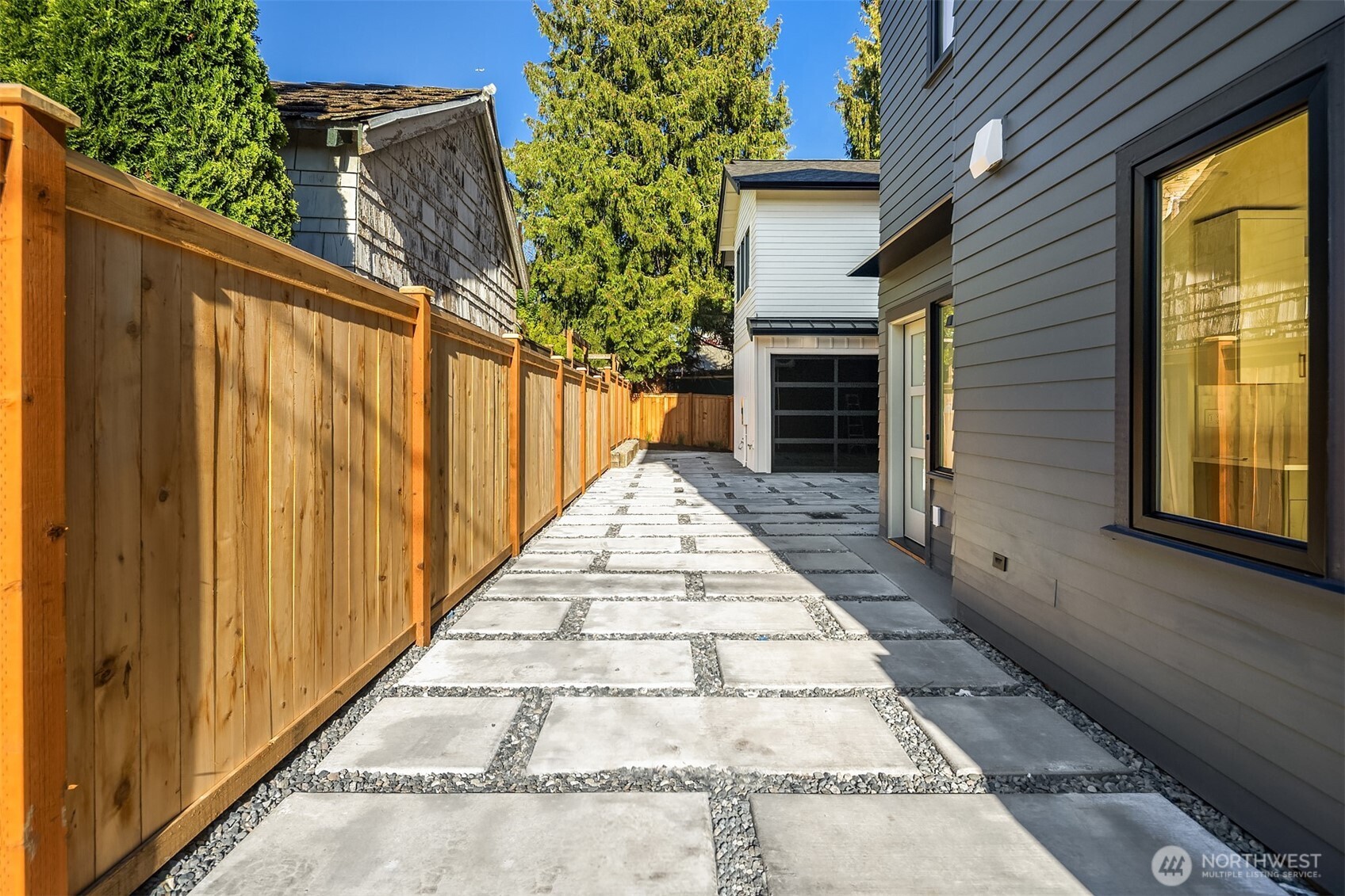 7062 Cleopatra Place NW, Seattle, WA 98117
