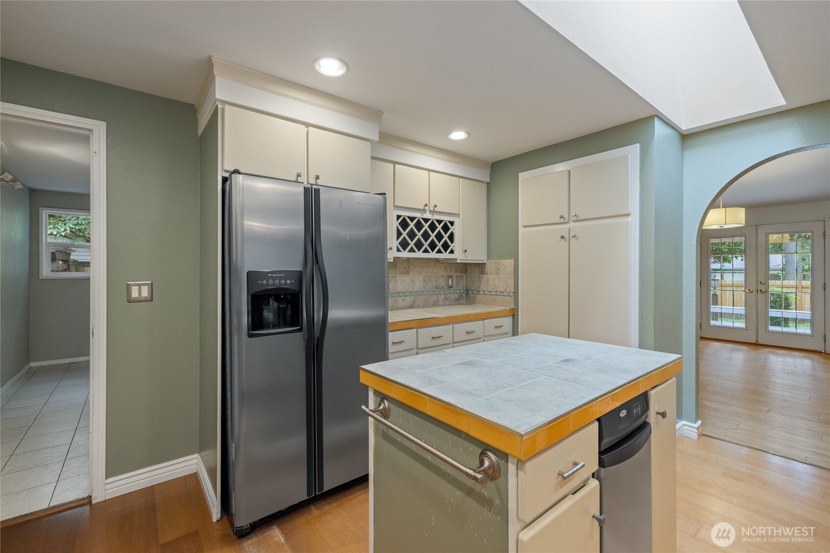 3334 Mercedes Drive NE, Lacey, WA 98516