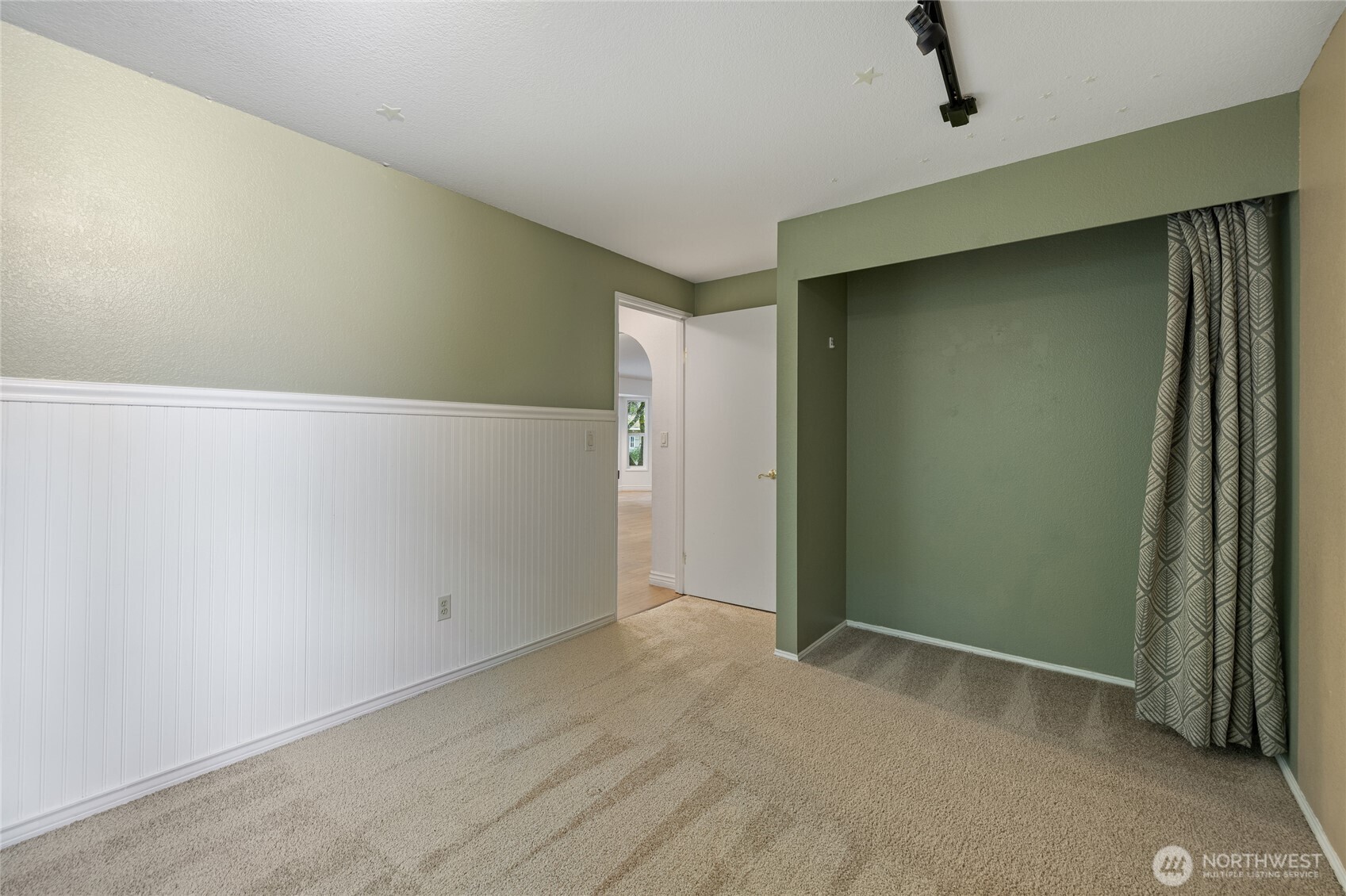3334 Mercedes Drive NE, Lacey, WA 98516