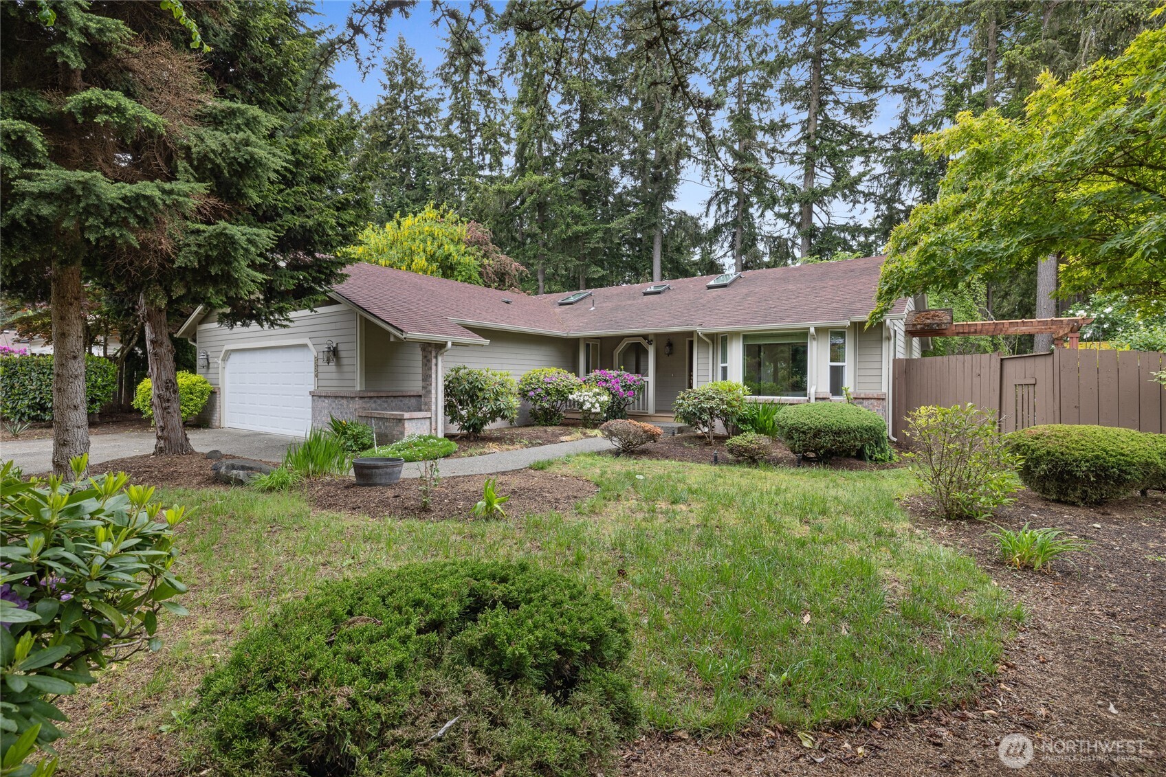 3334 Mercedes Drive NE, Lacey, WA 98516