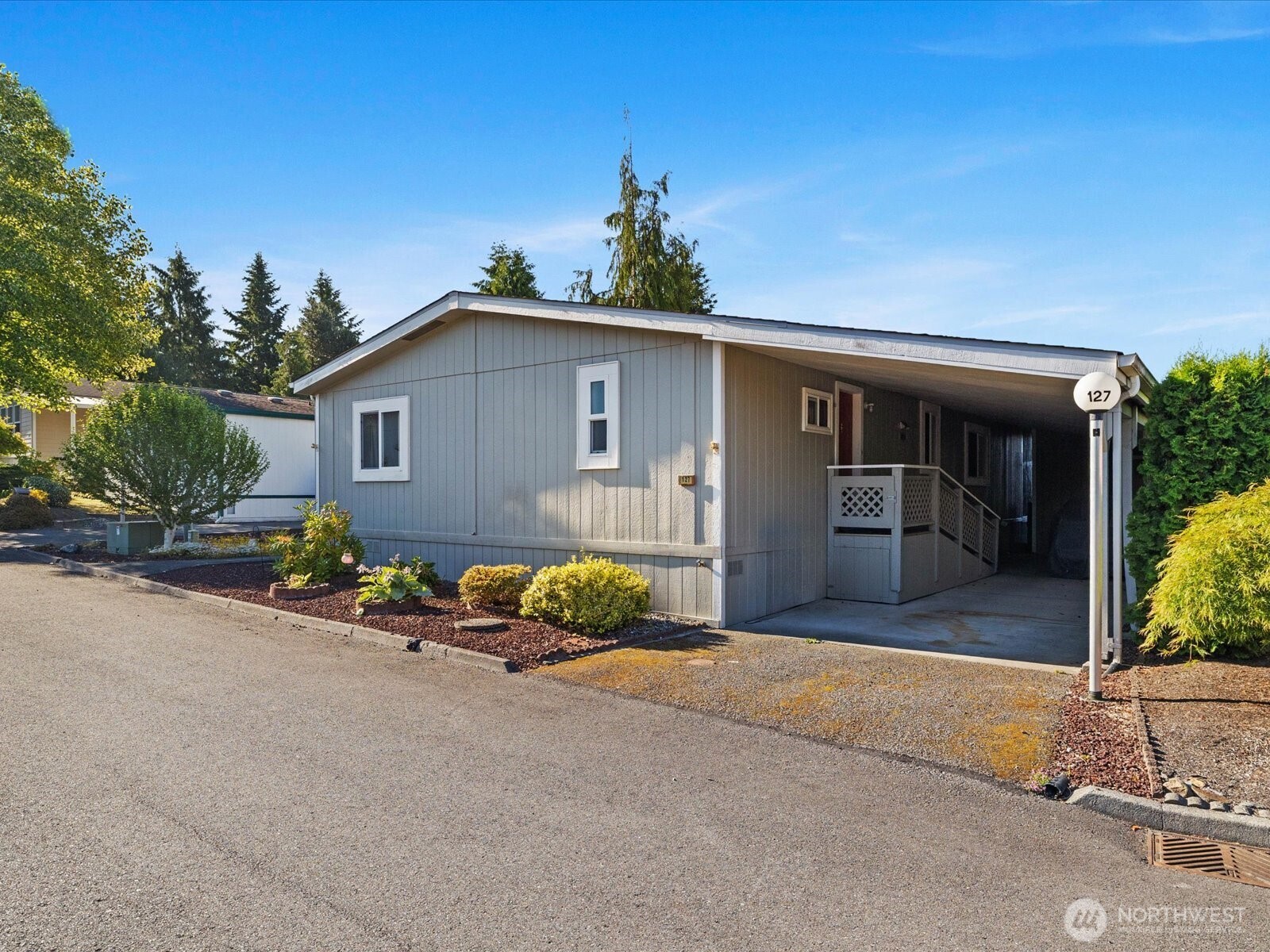 1427 100th Street SW #127, Everett, WA 98204-1141