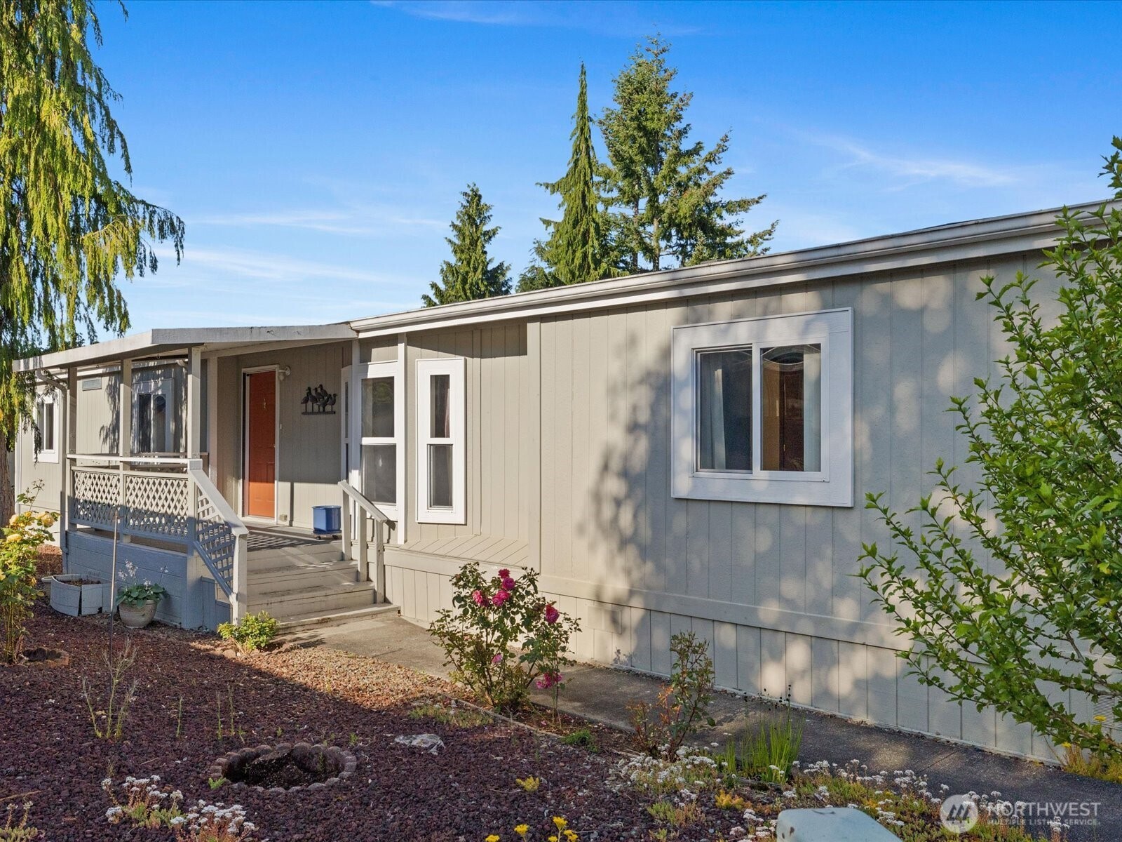 1427 100th Street SW #127, Everett, WA 98204-1141