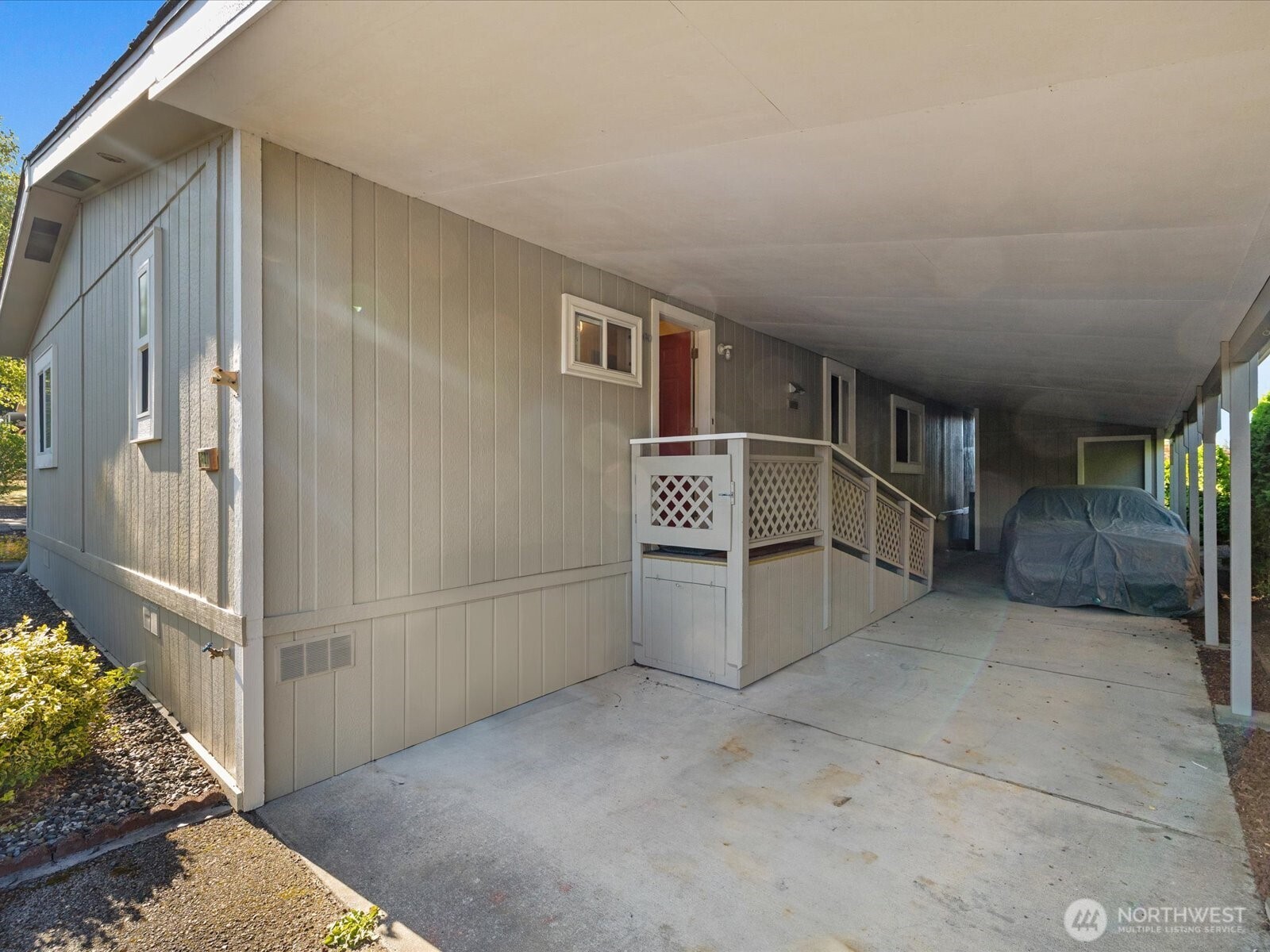 1427 100th Street SW #127, Everett, WA 98204-1141