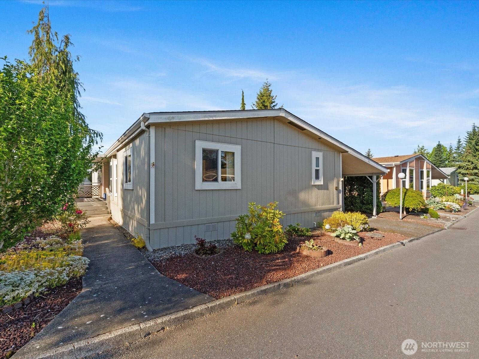 1427 100th Street SW #127, Everett, WA 98204-1141
