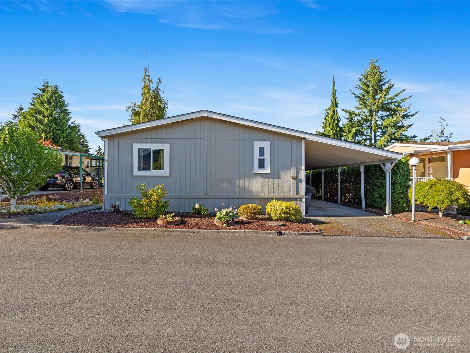 1427 100th Street SW #127, Everett, WA 98204-1141