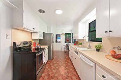 1529 NE 107th Street , Seattle, WA 98125 - Photo 15