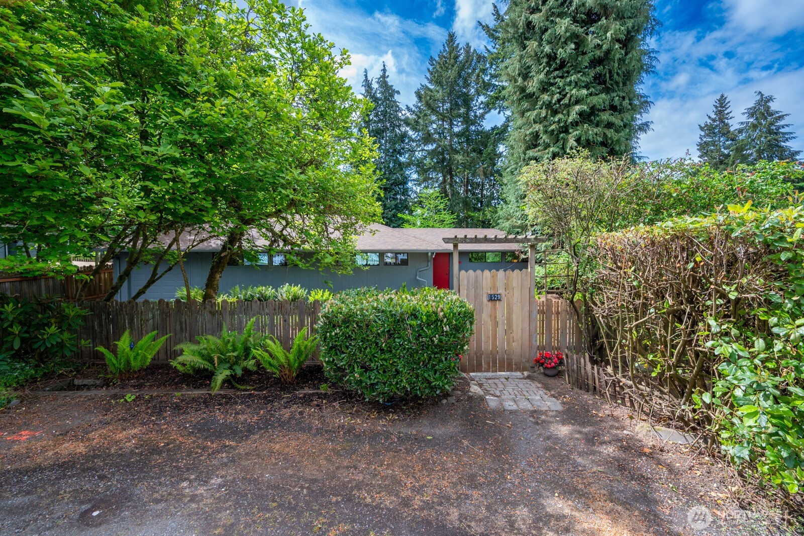 1529 NE 107th Street , Seattle, WA 98125