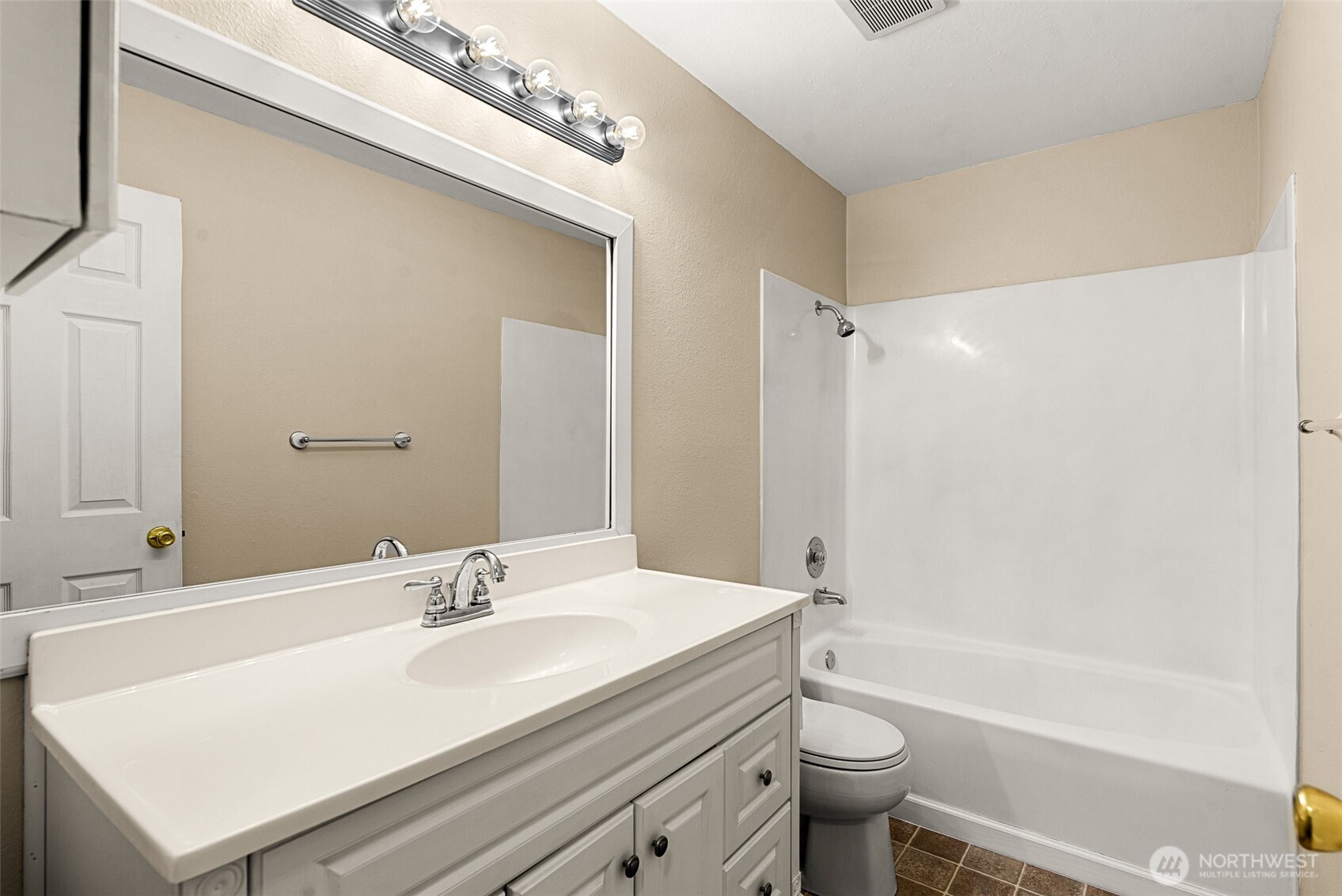 1100 Vista Place #B, Wenatchee, WA 98801
