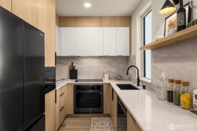 14033 Densmore Avenue N, Seattle, WA 98133 - Photo 8