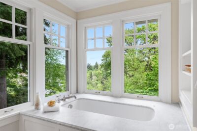 233 36th Avenue E, Seattle, WA 98112-4927 - Photo 20