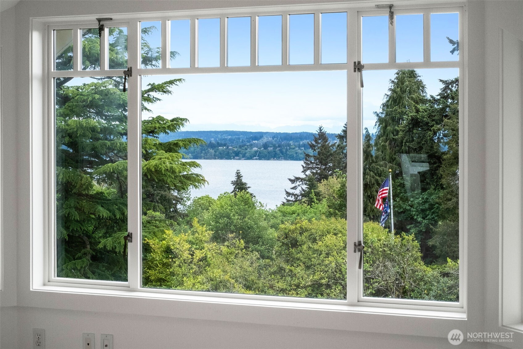 233 36th Avenue E, Seattle, WA 98112-4927