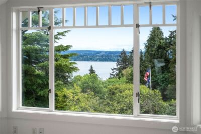 233 36th Avenue E, Seattle, WA 98112-4927 - Photo 30