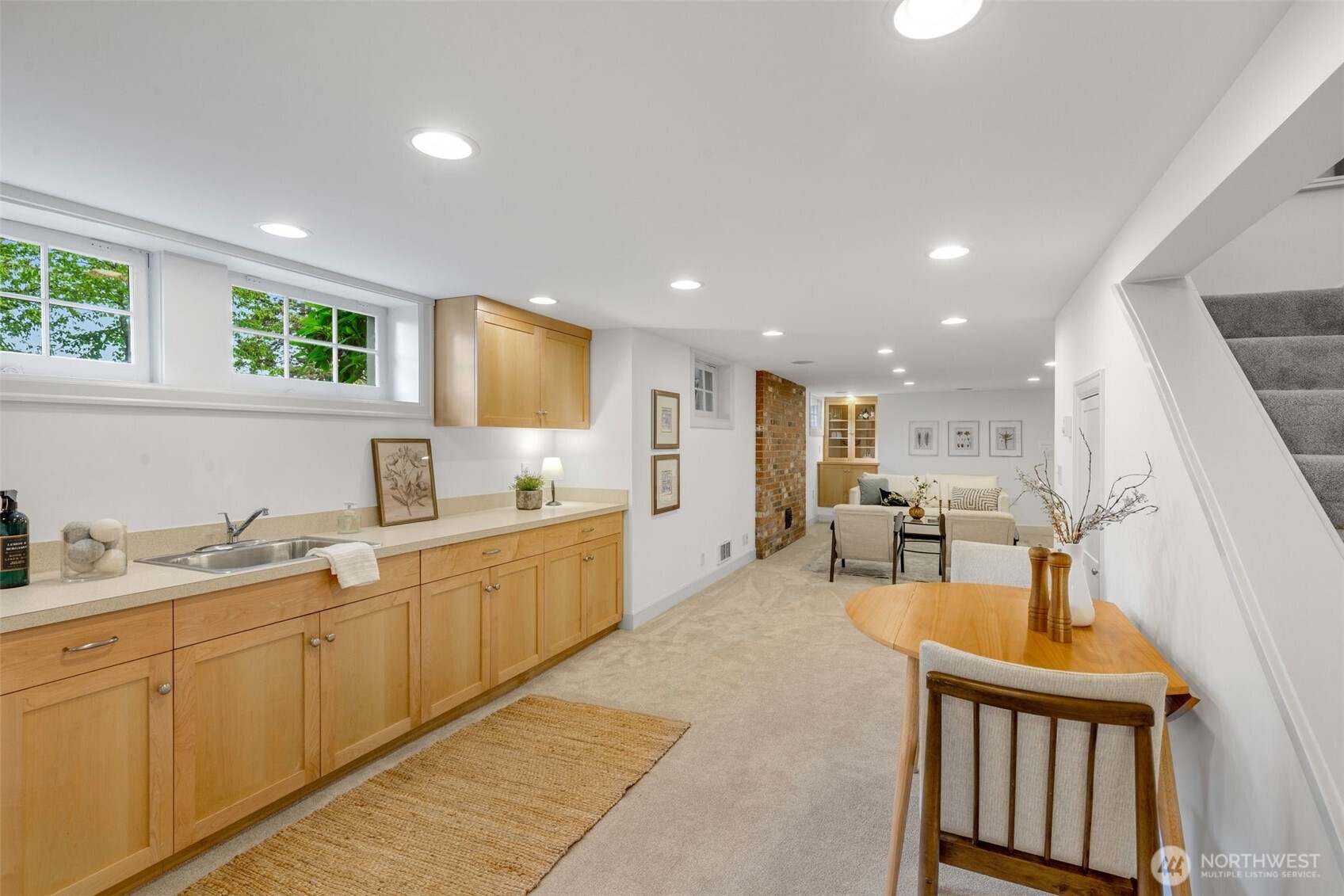 233 36th Avenue E, Seattle, WA 98112-4927