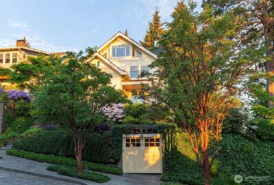 233 36th Avenue E, Seattle, WA 98112-4927 - Photo 36