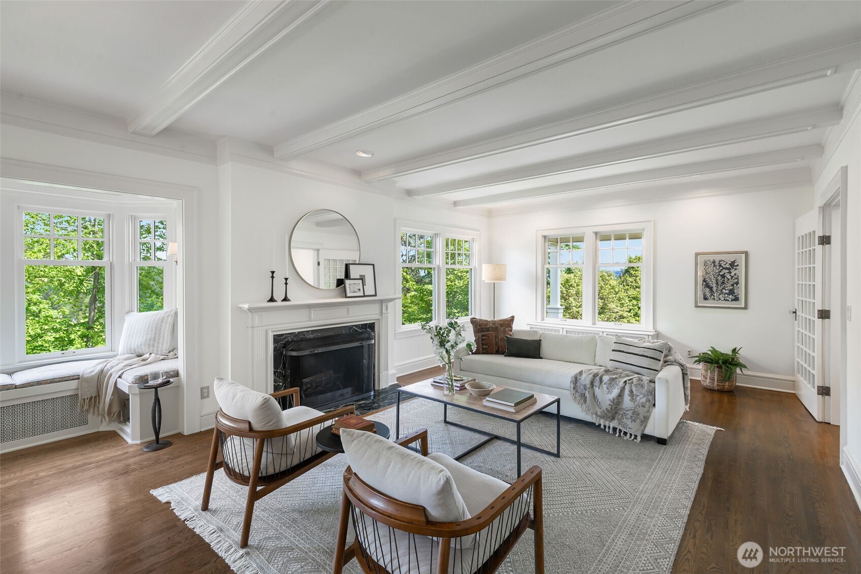 233 36th Avenue E, Seattle, WA 98112-4927