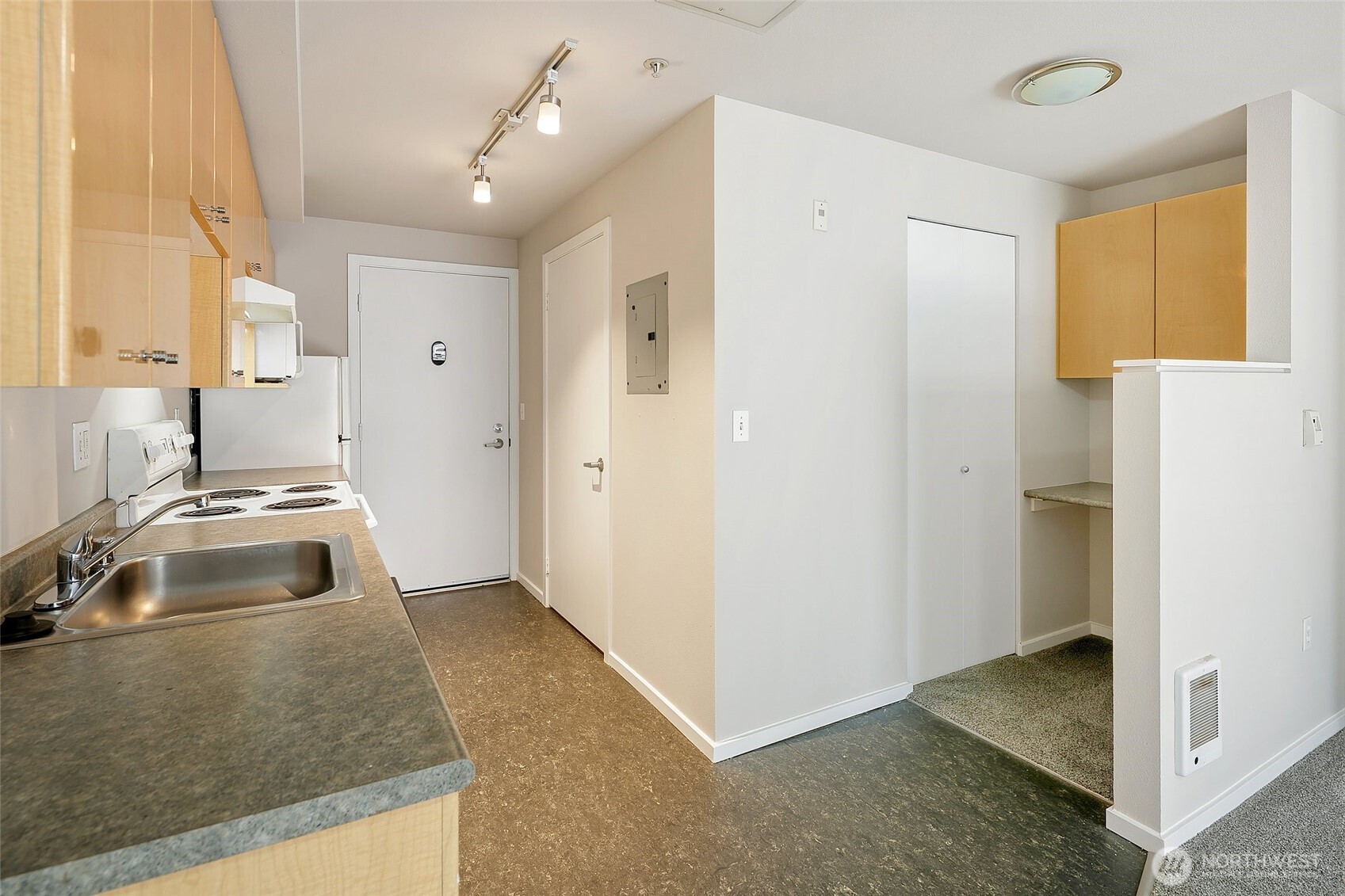 425 Vine Street #421, Seattle, WA 98121