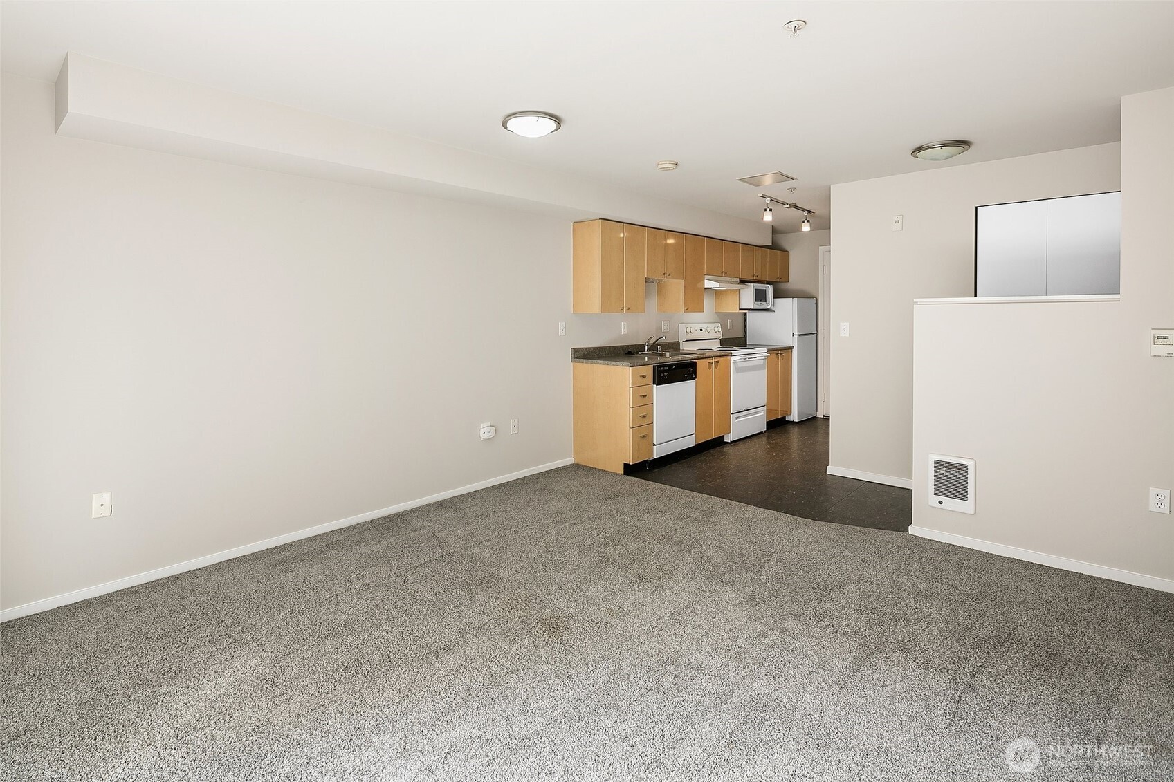 425 Vine Street #421, Seattle, WA 98121