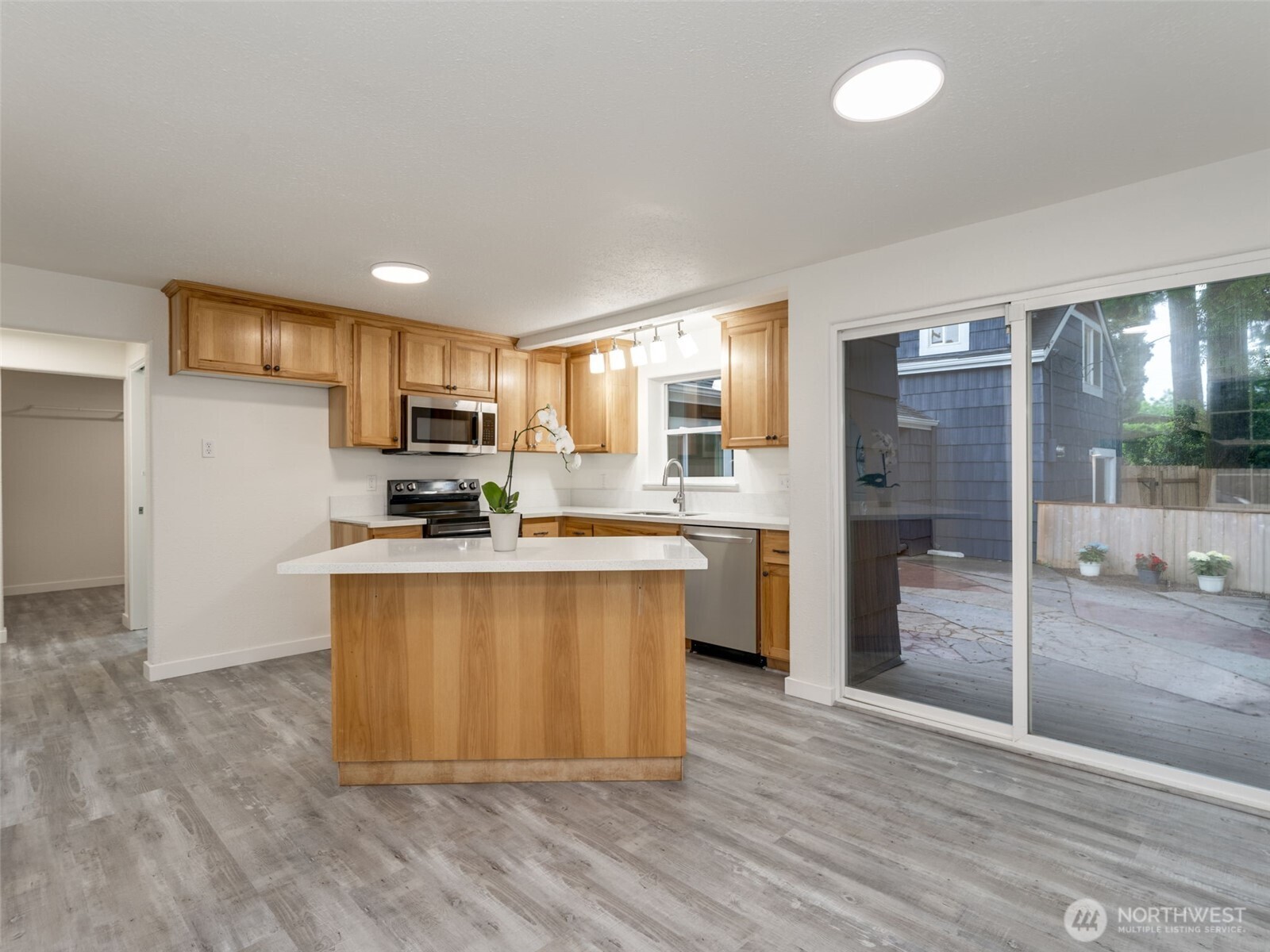 2615 K Street , Vancouver, WA 98663