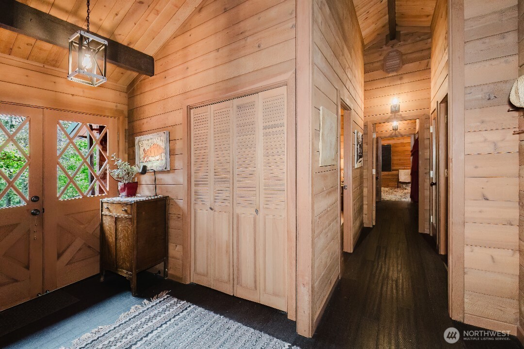 6350 Lariat Loop , Bainbridge Island, WA 98110