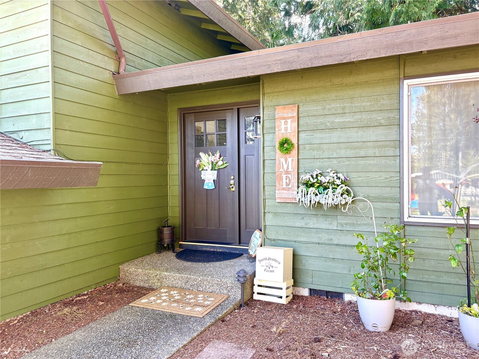 8210 University Point Circle NE, Bremerton, WA 98311-9653