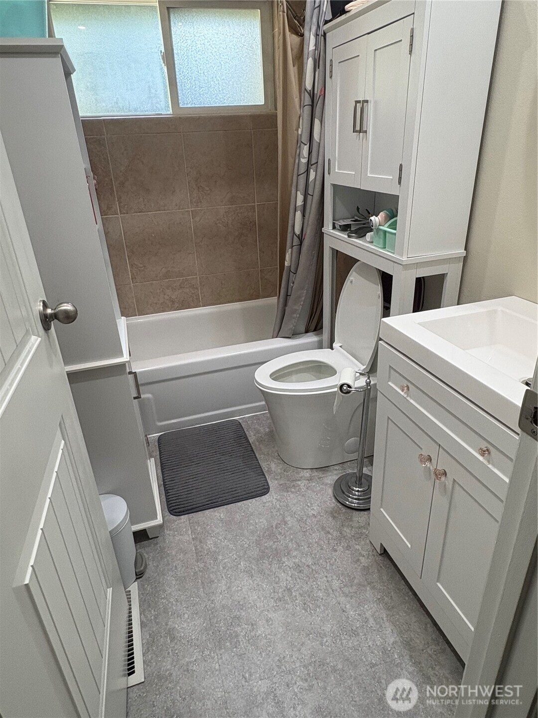8210 University Point Circle NE, Bremerton, WA 98311-9653