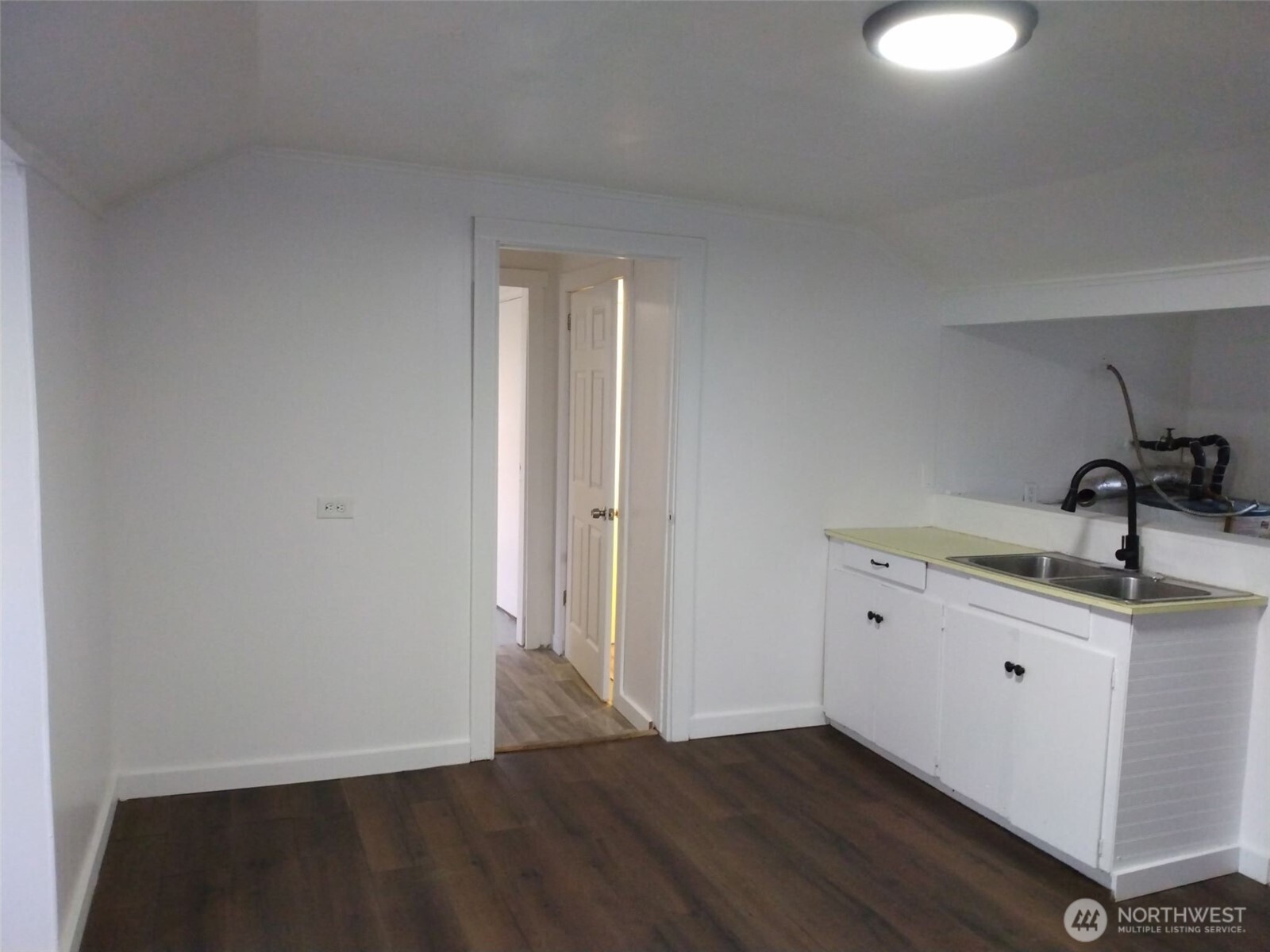 887 1st Avenue S, Okanogan, WA 98840
