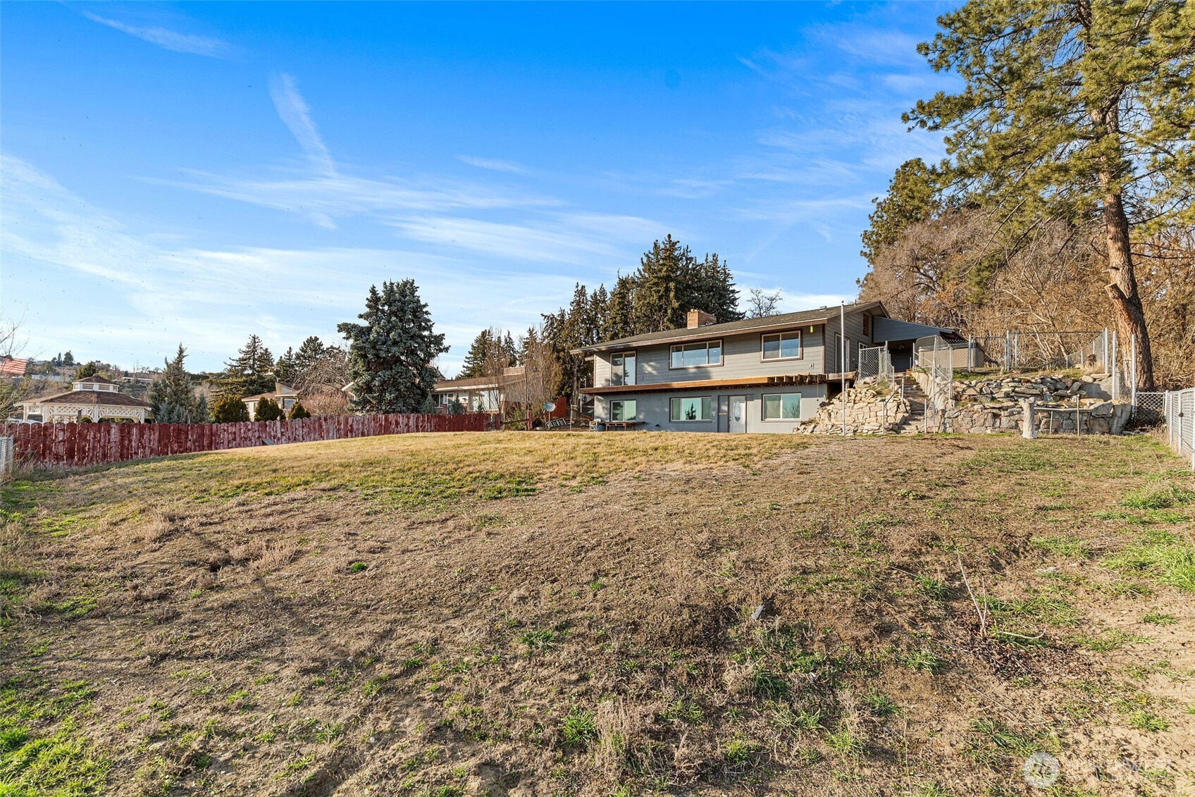 514 N Ash Street , Omak, WA 98841