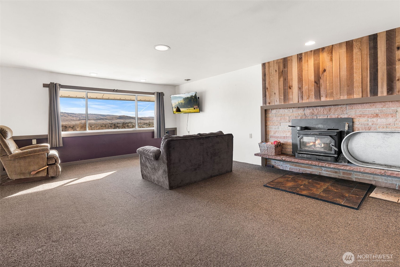 514 N Ash Street , Omak, WA 98841