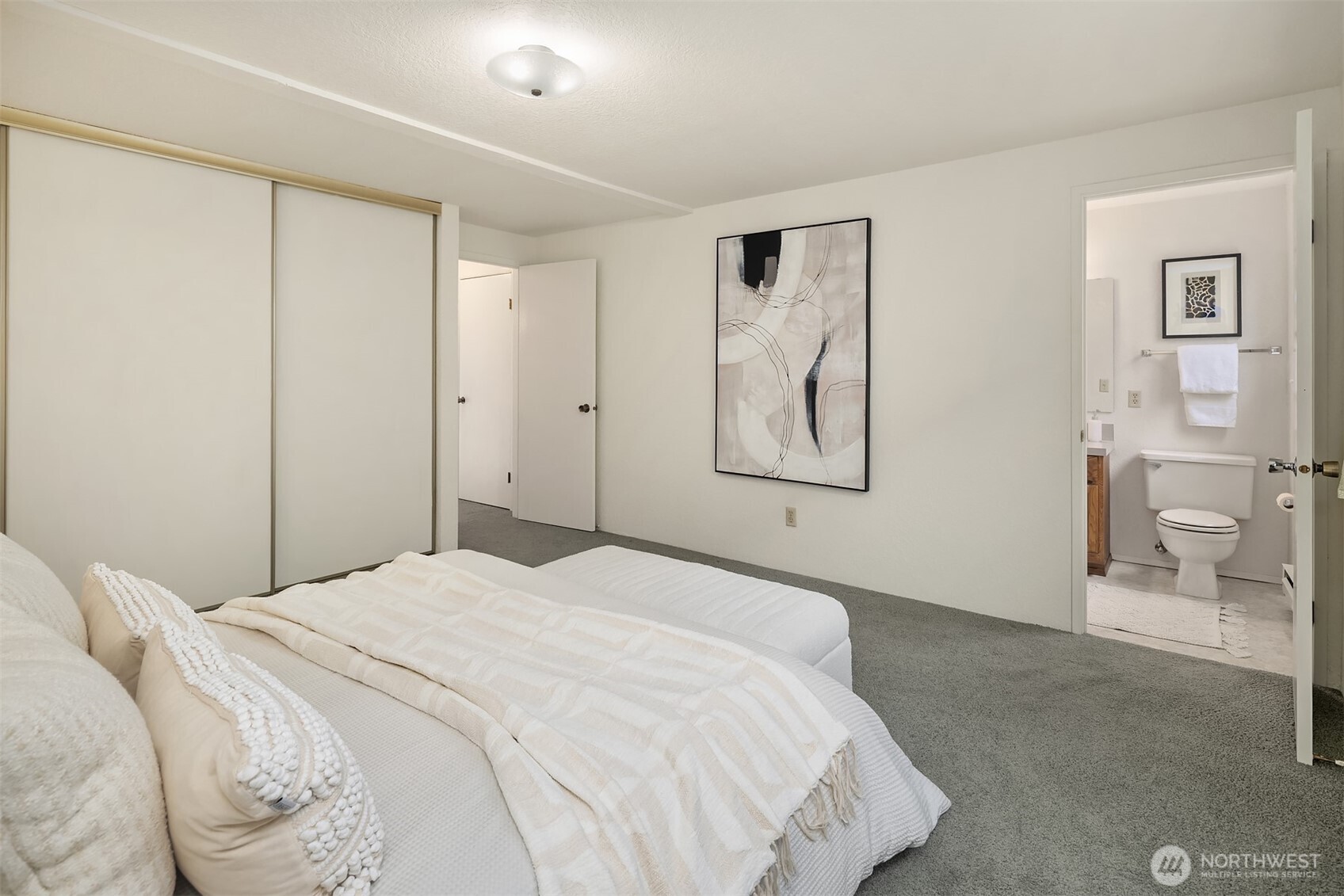 7518 24th Avenue NW #201, Seattle, WA 98117
