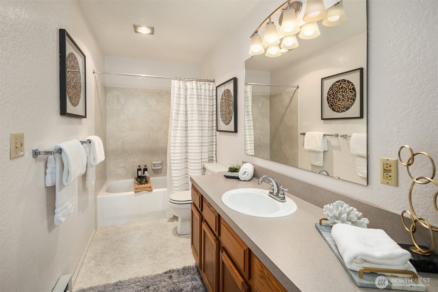 7518 24th Avenue NW #201, Seattle, WA 98117