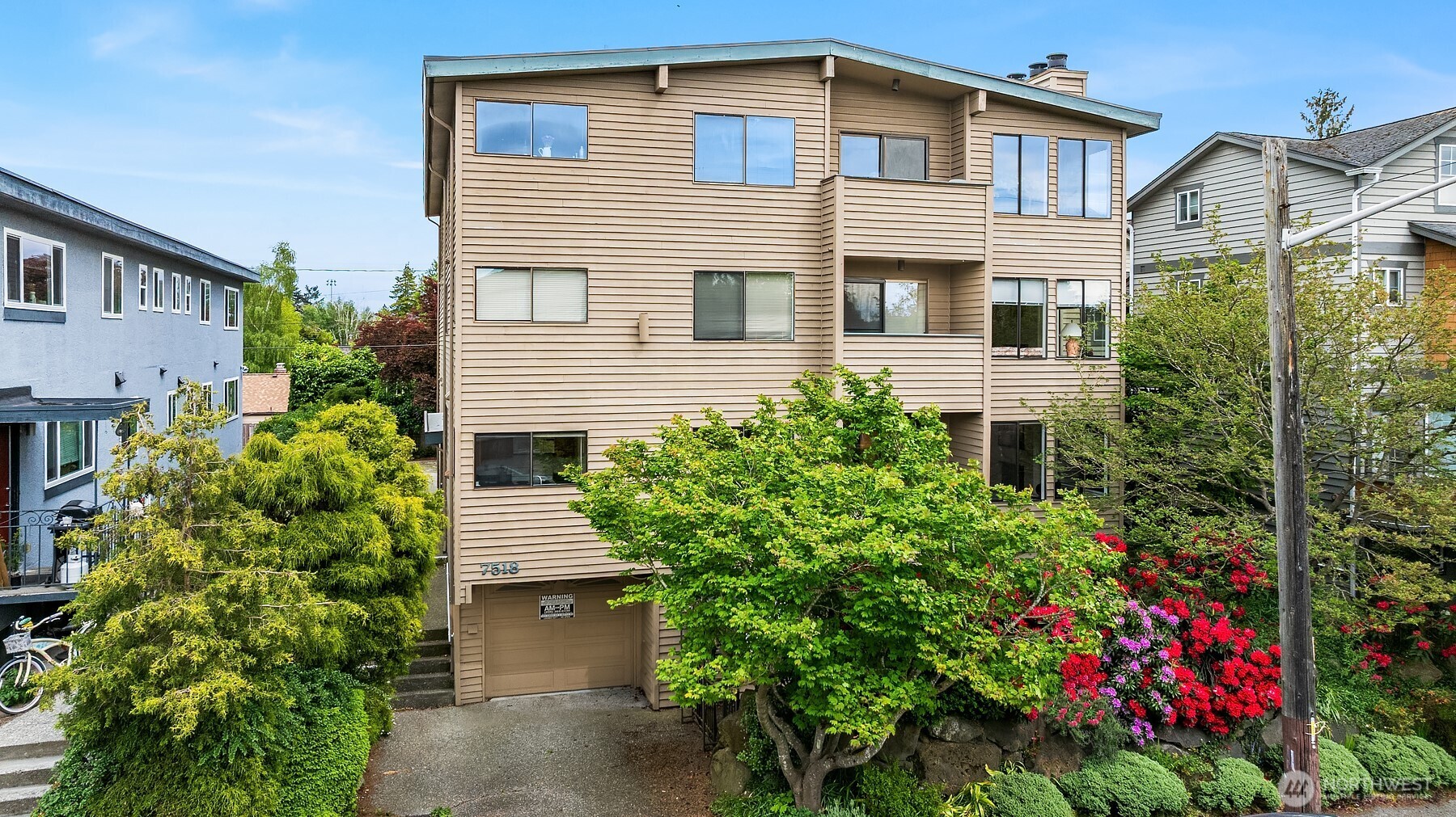 7518 24th Avenue NW #201, Seattle, WA 98117