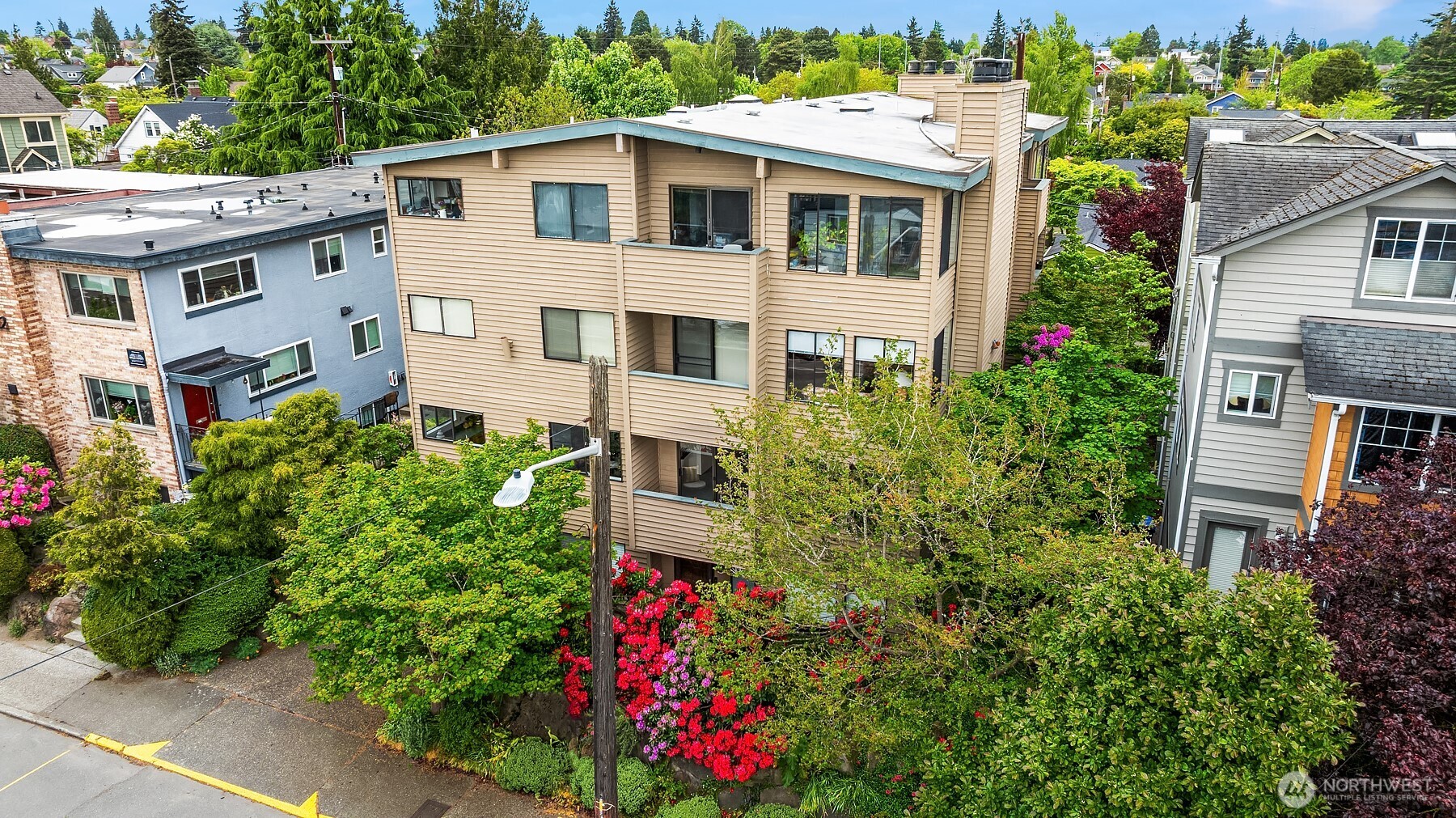 7518 24th Avenue NW #201, Seattle, WA 98117