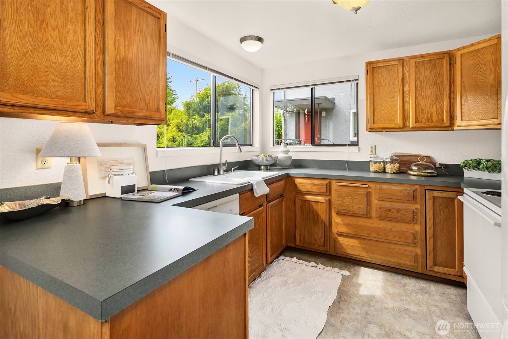 7518 24th Avenue NW #201, Seattle, WA 98117