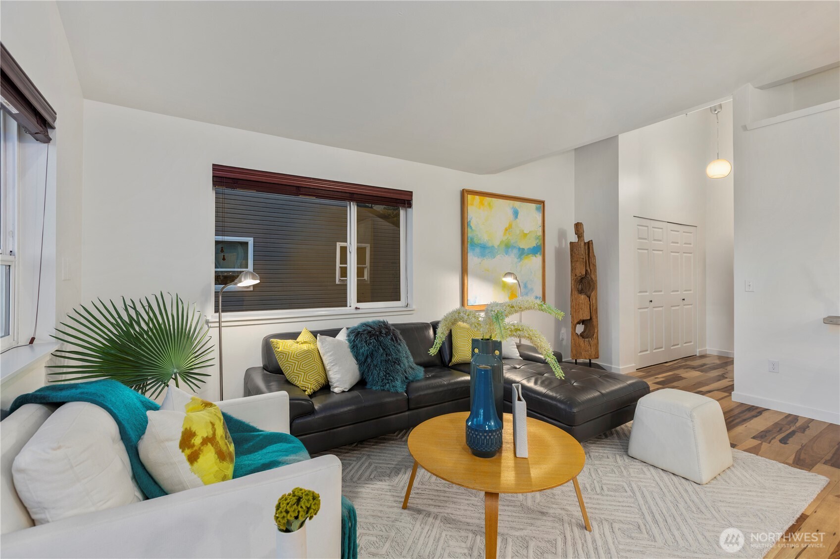 524 6th Avenue W #407, Seattle, WA 98119