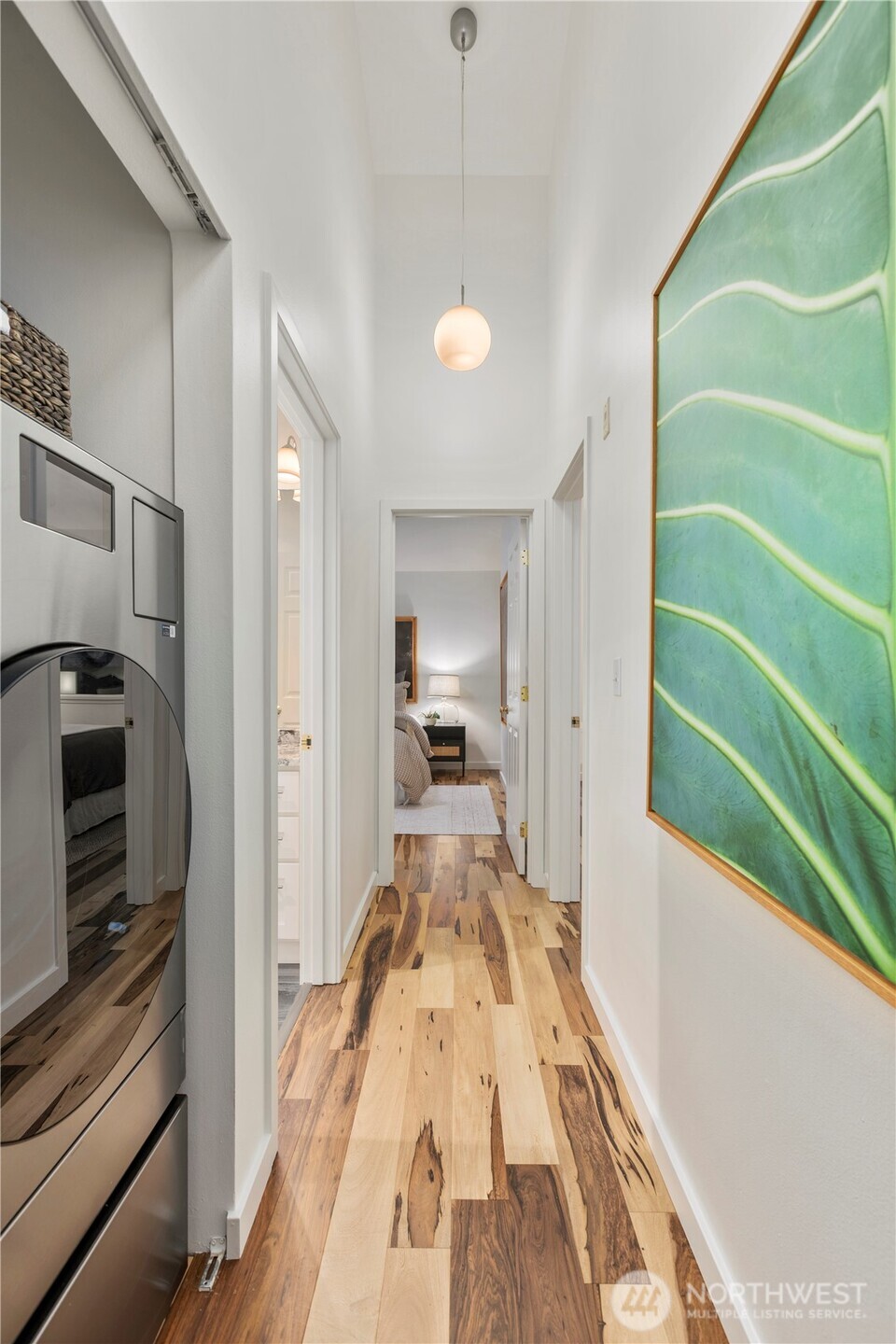 524 6th Avenue W #407, Seattle, WA 98119
