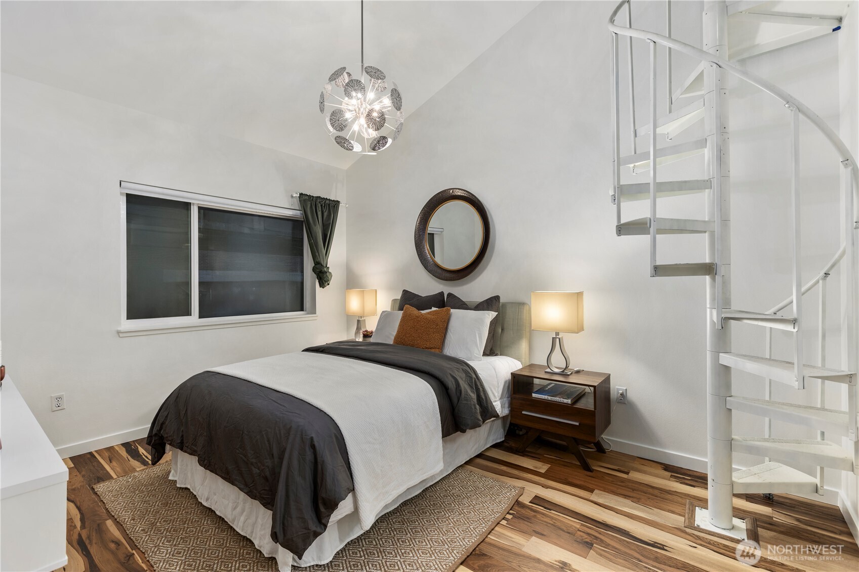 524 6th Avenue W #407, Seattle, WA 98119