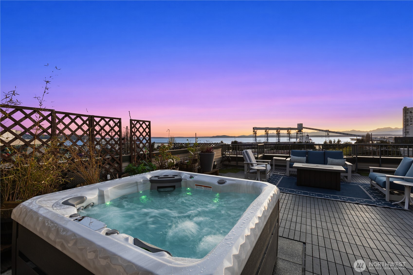 524 6th Avenue W #407, Seattle, WA 98119