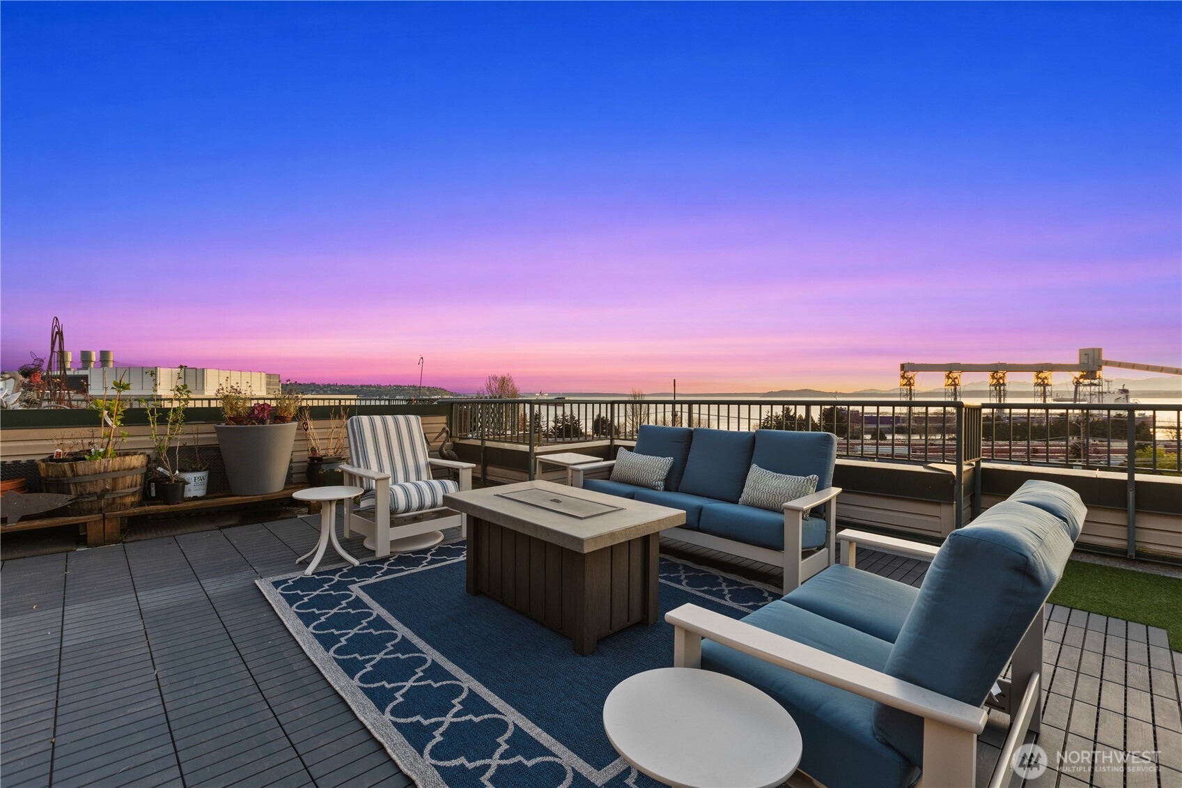 524 6th Avenue W #407, Seattle, WA 98119
