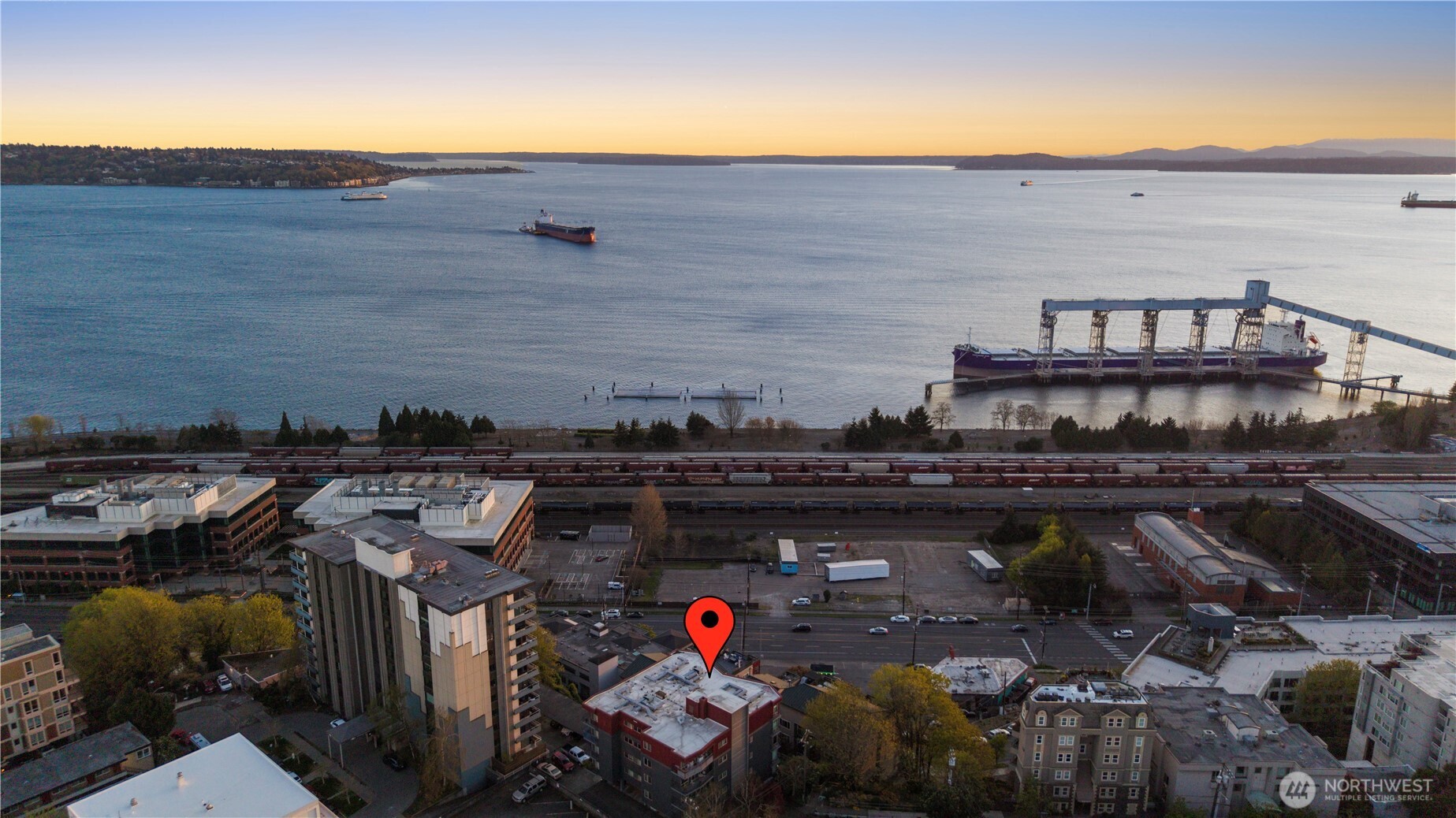 524 6th Avenue W #407, Seattle, WA 98119