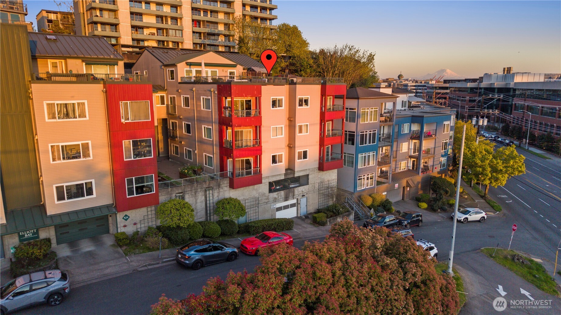 524 6th Avenue W #407, Seattle, WA 98119